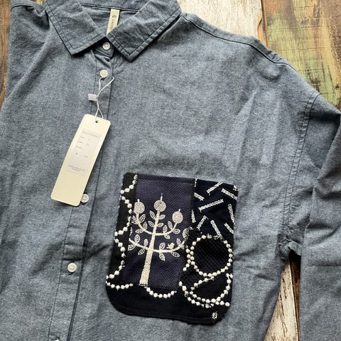 送料込　ミナペルホネン　パッチワークポケット　縫い付け　Ｌサイズ　長袖シャツ