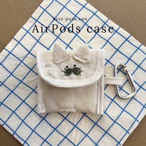 AirPods case〜白猫〜【第1世代・第2世代対応】