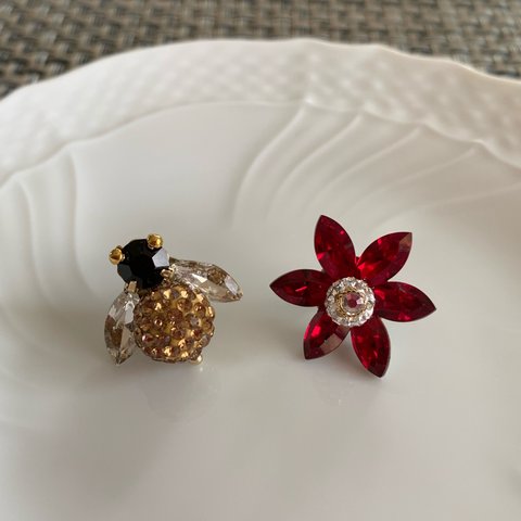 蜂ピアス  花ピアス