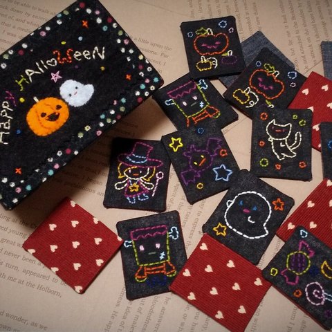 □sale 送料無料☆ 手刺繍 ハロウィン絵あわせカード(収納BOXつき)