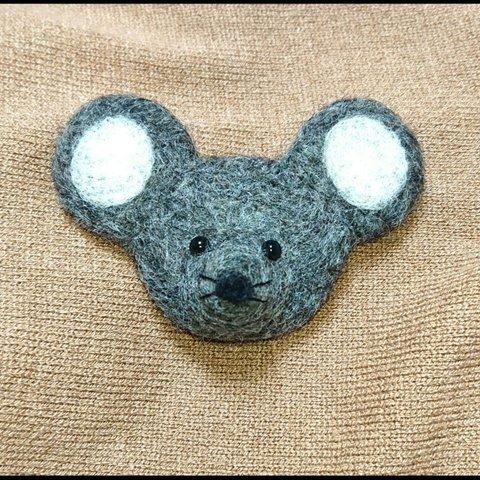 羊毛フェルト ネズミさん ブローチ ハンドメイド