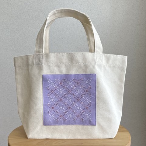 刺し子トートS  七宝/ラベンダー　刺繍　キャンバス　ランチバッグ　ミニトート　紫陽花　お散歩バッグ　お財布バッグ　ちょっとお出かけ　誕生日　母の日　小さめバッグ　北欧　お弁当　普段使い　花柄　和柄