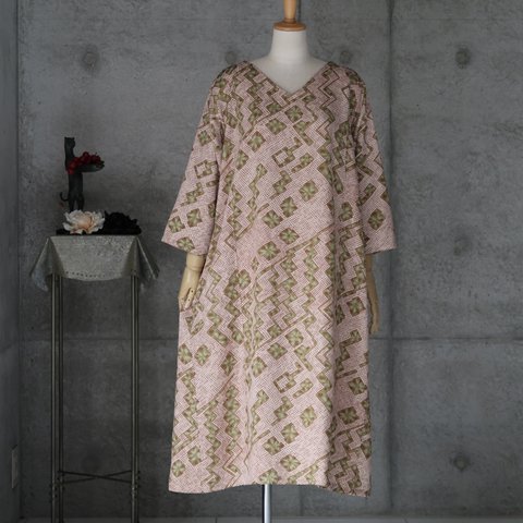 絹のワンピース/フリーサイズ　　 kimono　着物リメイク