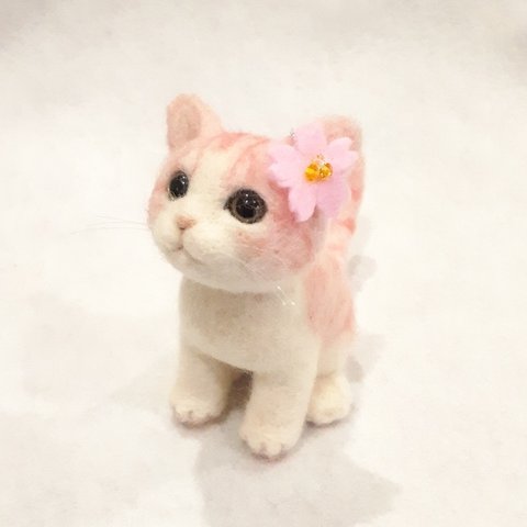 羊毛フェルトの桜猫ちゃん