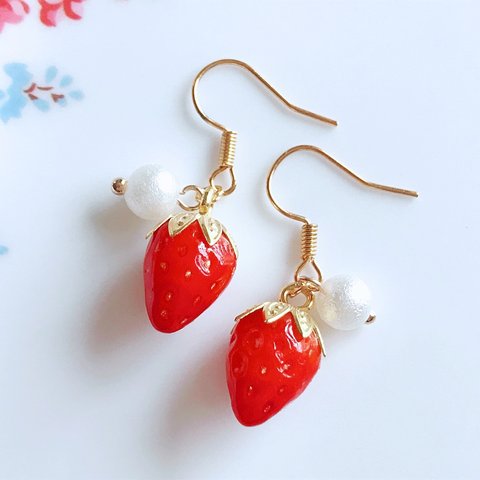 1粒いちごピアス/イヤリング♡