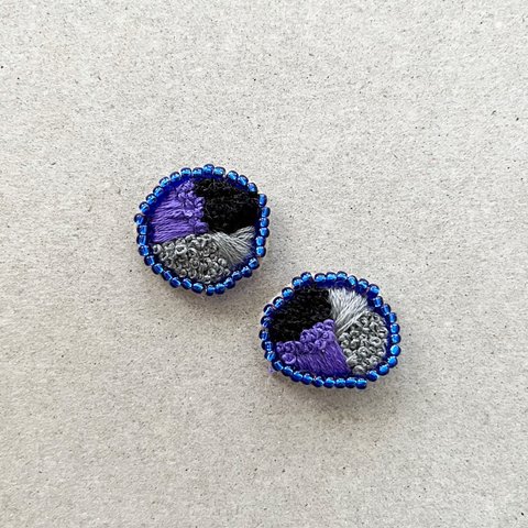 purple×blue刺繍ピアス