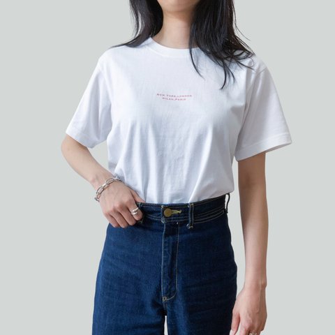 NLMP RED LOGO WHITE プレミアム半袖Tシャツ