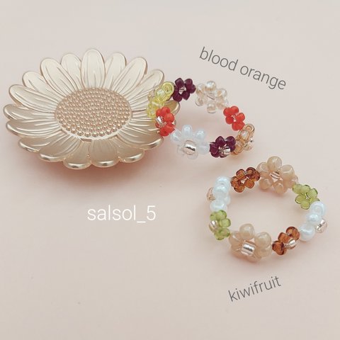 【選べるリング】vitamin fruits🧡🍊💚🥝ハンドメイド ビーズリング❦🌼