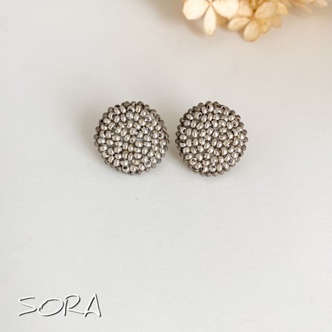 ビーズ刺繍ピアス【シルバー】