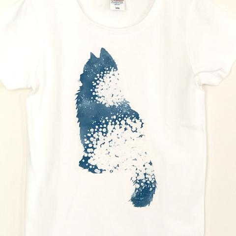 可愛い猫とかすみ草Ｔシャツ　ブルー  受注制作　各サイズあります