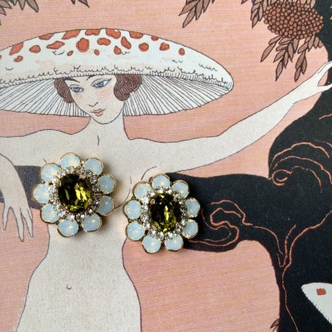 Swinging-Sixties flower(olive) pierce / earring