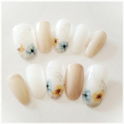 ふんわりフラワーネイル Blue×Beige