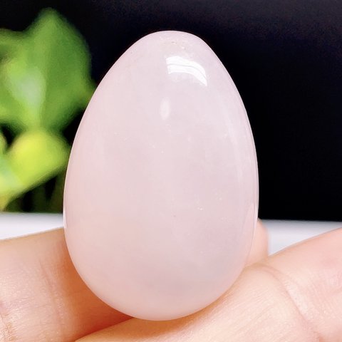 【超美品】 ローズクォーツ　玉子　卵型　置物　天然石　96