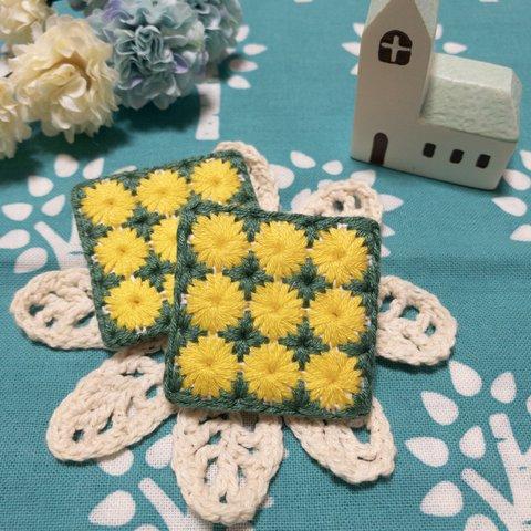 刺繍　ブローチ　たんぽぽ　イエロー