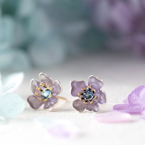 紫陽花の花（淡い紫）　イヤリング(ピアス)