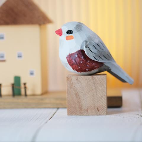 新しいスタイル　小鳥木彫り  鳥のペンダント  肥えた小鳥　木彫り小鳥　小鳥実木 
 誕生日プレゼント手芸実木のデスクトップ飾り  動物木彫  彫刻飾りX29