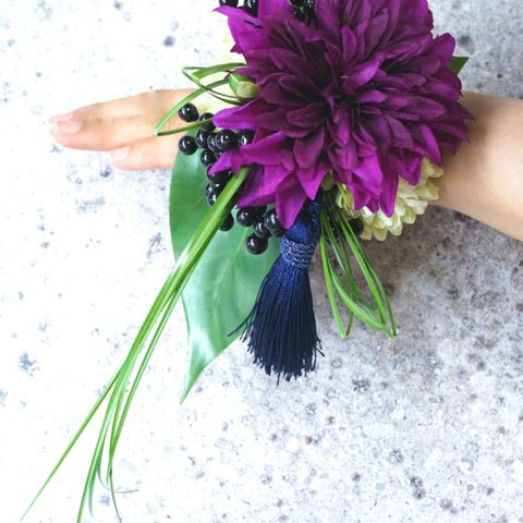 和装用紫ダリアと濃紺タッセルのハンドレット（造花）