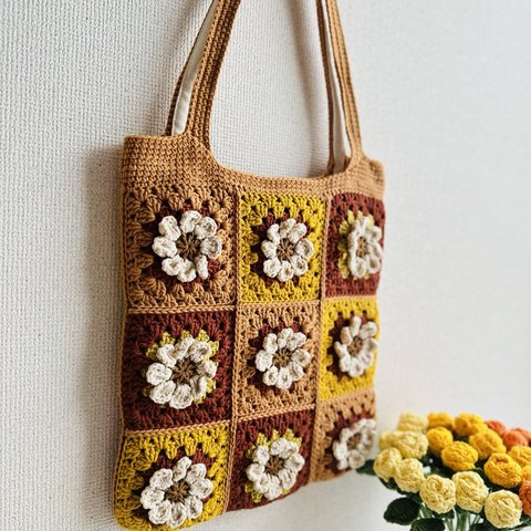 手編みバッグ　編み物　グラニースクエア　モチーフ編みバッグ　FlowerBag