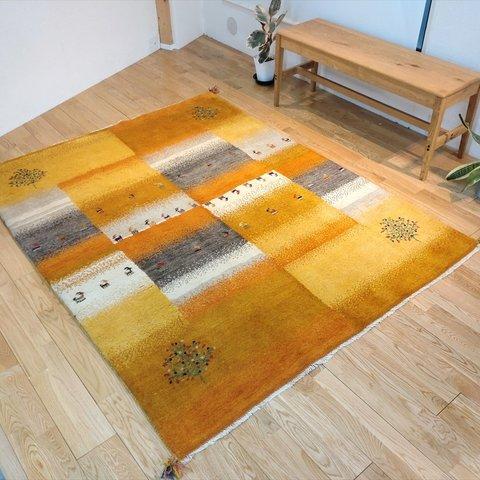 新規入荷】ペルシャ ギャッベ　リビング　195x150cm　黄金色　グレー　ザクロの木