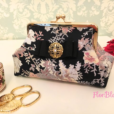 FlorBlanca Metal clasp pouch “Apricot” がま口ポーチ“アプリコット”黒花柄