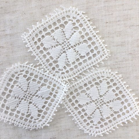 5枚＊とげとげ葉っぱのコットンレースパーツ＊　Cotton lace parts 5pcs (leaf pattern)