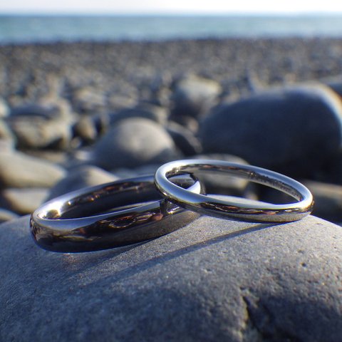 【金属アレルギー対応】素材のコントラストが美しい！タンタルとハフニウムの結婚指輪