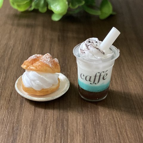 ミニチュアフード  チョコミントシェイクとシュークリーム