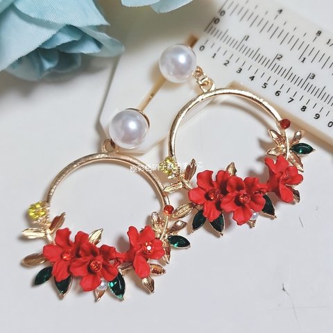 R ピアス：フラワーフープ　紅