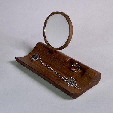 デコ・アクセサリーロング(取り外すと手鏡になるミラーとアクセサリーを使いながら飾る木製スタンドトレー、ウォールナット材)
