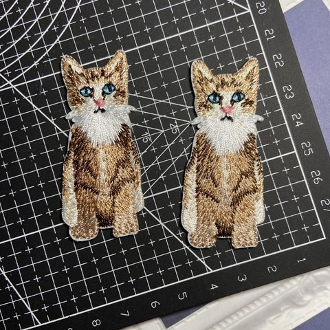 2枚入　ネコ　猫　刺繍アイロンワッペン