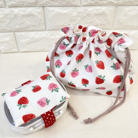 《Cath Kidston生地使用》保冷・保温機能付きお弁当袋・保冷剤ケース付きランチベルト　2点セット(いちご)