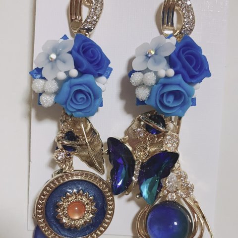 Clavel like you  ハンドメイド ピアス　薔薇ピアス　ボタンピアス