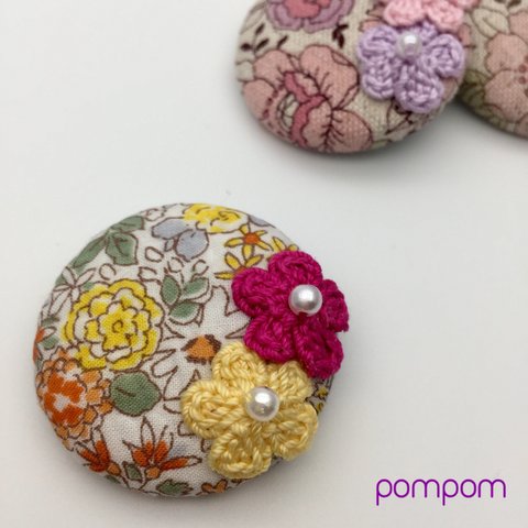 pompom015🍎小花柄のかわいい丸いブローチ