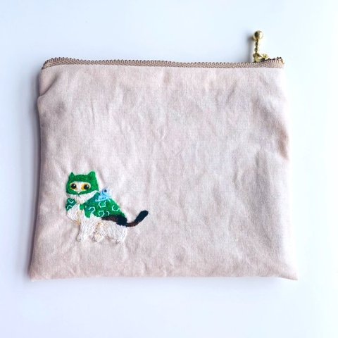 泥棒猫の刺繍ポーチ