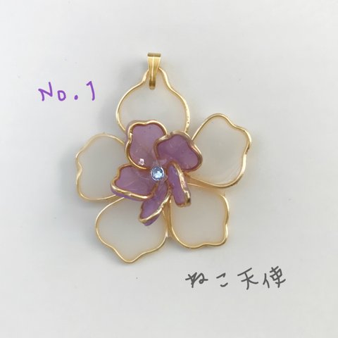 二色使いのお花のネックレス(改)No.1