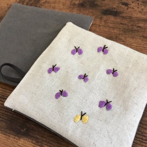 蝶いっぱい＊手刺繍のコースター