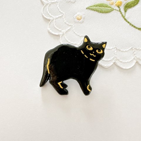 黒猫の粘土ブローチ