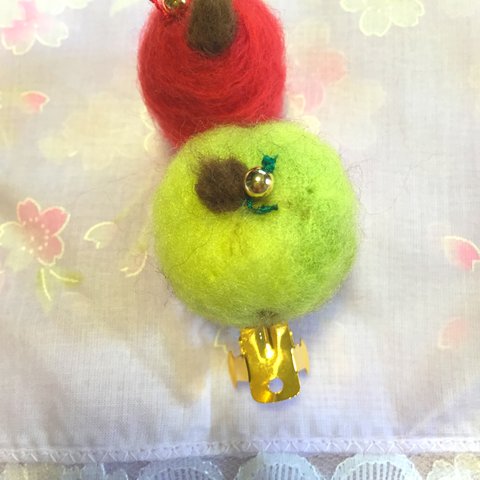 バレッタ羊毛フェルト林檎と梨