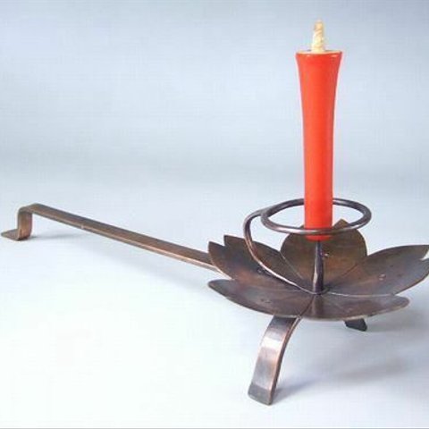 105  銅製：手燭　さくら・ろうそく倒れ止め付き