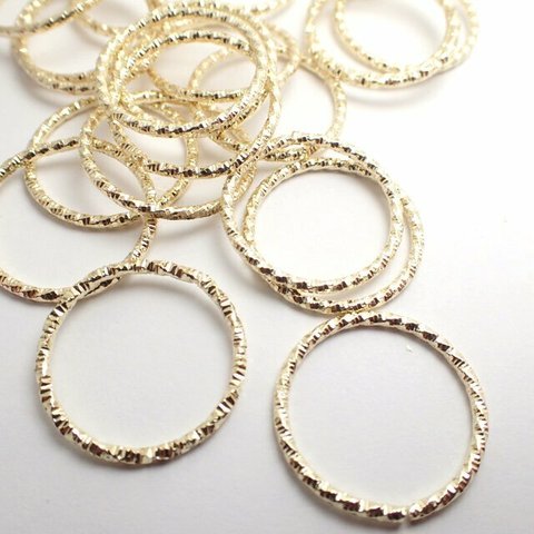 【16個】20mmx線径1.5mm★刻み模様入り丸かん　★ゴールド