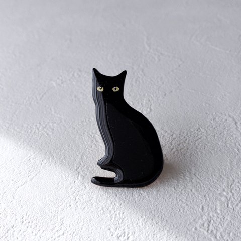 黒猫 オスワリ ブローチ