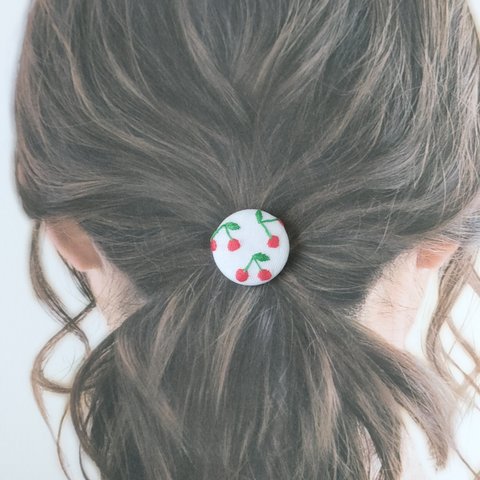 さくらんぼ刺繍ミニヘアゴム