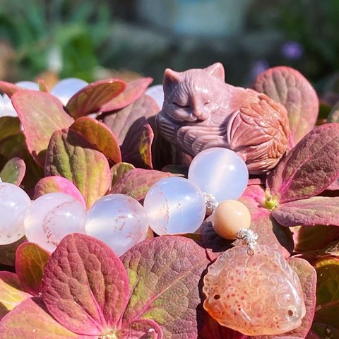  可愛い 天然石 手彫り ゴビ石 猫 魚 花 瑪瑙 ブレスレット