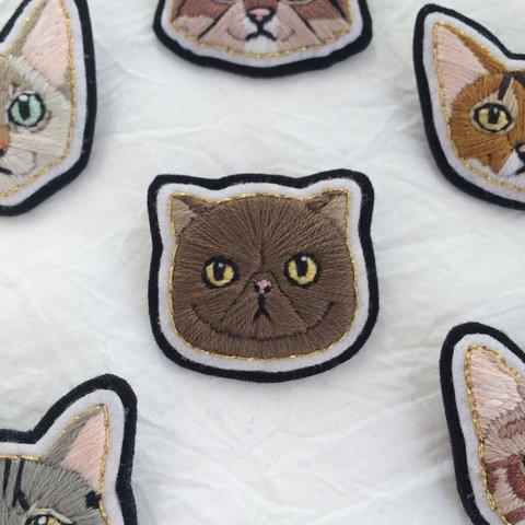 猫の手刺繍ブローチ #9エキゾチックショートヘア