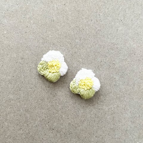 lime yellow×flower刺繍ピアス