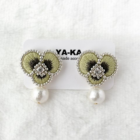 刺繍ピアス