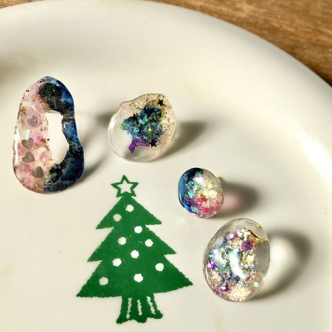 【4点セット】クリスマス🎄キラキラ🌟ランダム不定形ピアス