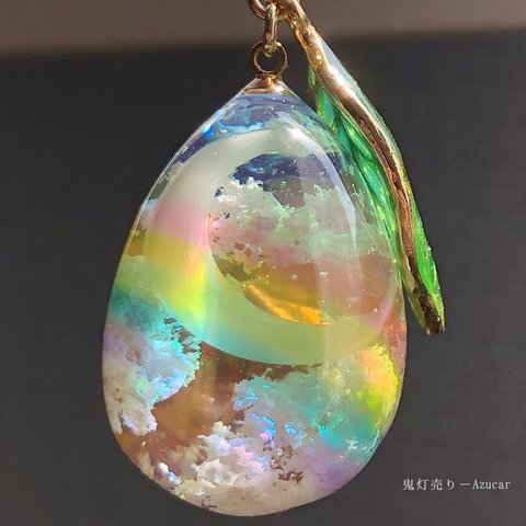 【再販】夕焼け空から生まれる虹と空たまご。　雲レジン　オルゴナイト　蓄光三日月　魔法使い　ネックレス