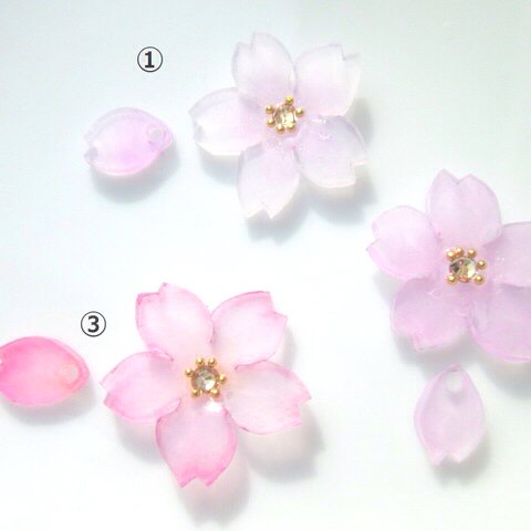 3色選べる ゆらゆら 花びら桜のピアス