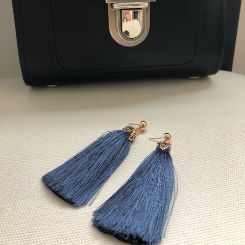 ピアス tassel (ネービー)